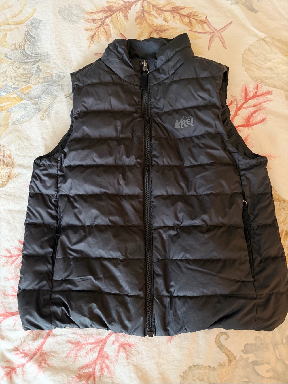 REI Co-op Kids 650 Down Vest Black Puffer Youth Medium M (10-12) Warm Fall